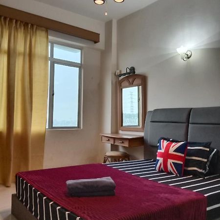 GLORY Beach Resort private 2 bedroom apartment Port Dickson Buitenkant foto