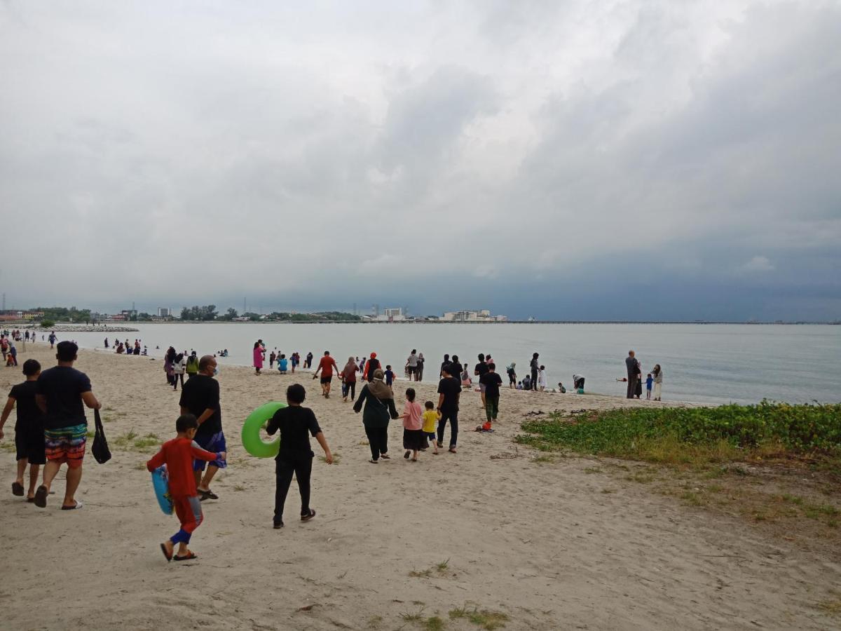 GLORY Beach Resort private 2 bedroom apartment Port Dickson Buitenkant foto