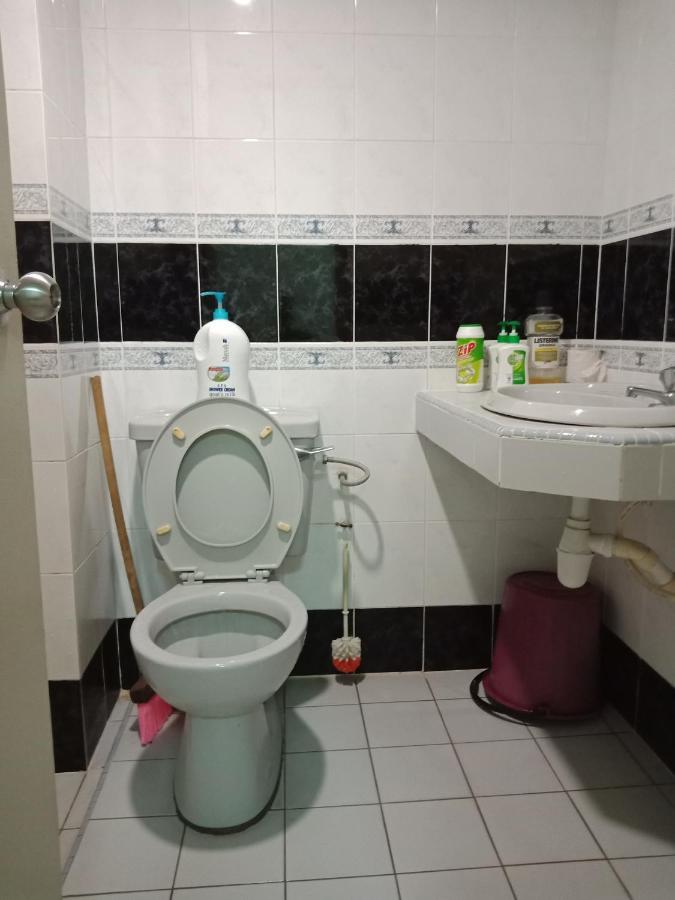 GLORY Beach Resort private 2 bedroom apartment Port Dickson Buitenkant foto